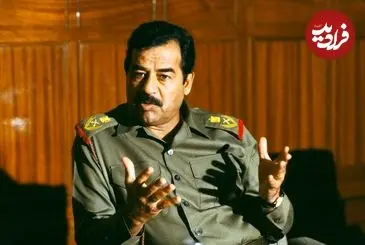 عکس| سفر زمان؛ «صدام» در حال دست کشیدن بر سر یک پیرزن عراقی؛ دهه 70