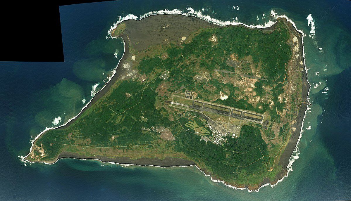 ( تصاویر) ظهور یک جزیره جدید از فوران‌های آتشفشانی!؛ نبرد بزرگ جنگ جهانی دوم اینجا بود