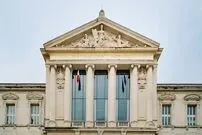محاکمه زن الجزایری مهاجر در فرانسه به اتهام تجاوز و قتل دختر دانش‌آموز