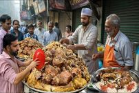 ببینید؛ غذای خیابانی در پاکستان؛ پخت 250 کیلو کابلی پلو با گوشت در پیشاور