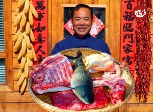 (ویدئو) نحوه پخت خورشت ماهی، مرغ و کمر و گردن بره توسط آشپز روستایی چینی