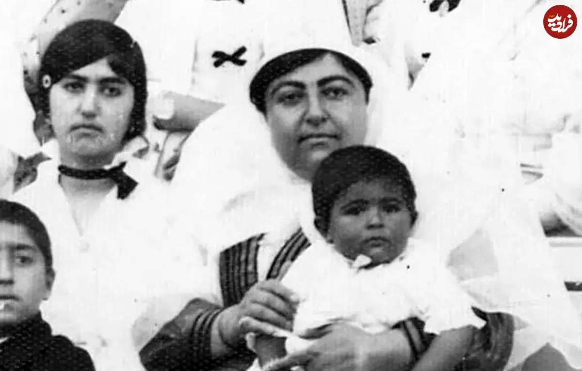 عکس| سفر به تاریخ؛ عکس یادگاری «مادر احمدشاه و گربه‌اش» در باغ