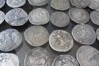کشف ۲۸ قطعه سکه دوران اشکانیان در سنندج