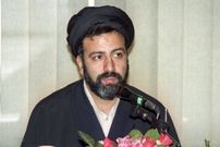 عکس؛ سفر به تاریخ؛ چهرۀ «سید ابراهیم رئیسی» در جوانی در حال پیچیدن عمامه؛ دهۀ 60