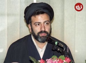عکس؛ سفر به تاریخ؛ چهرۀ «سید ابراهیم رئیسی» در جوانی در حال پیچیدن عمامه؛ دهۀ 60