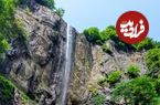 ببینید؛ نجات معجزه‌آسا یک مرد پس از گرفتار شدن پشت آبشار