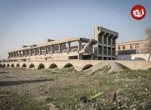عکس| سفر زمان؛ کارگران در حال ساخت اولین کارخانه ذوب آهن ایران در کرج؛ سال 1318