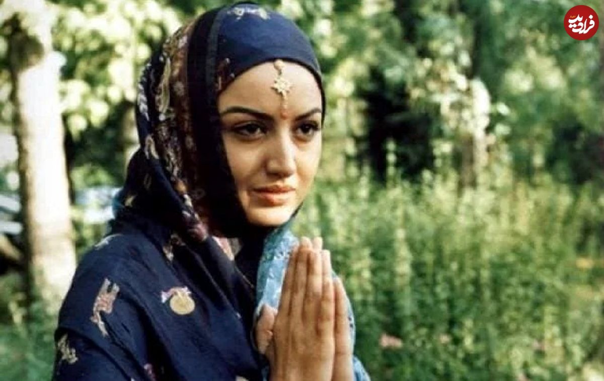 عکس| سفر در زمان؛ «سیتا» در پشت صحنه سریال مسافری از هند؛ سال 1382