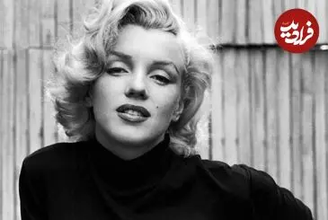 عکس| سفر در زمان؛ «مرلین مونرو» در کنار بازیکنان بیسبال؛ سال 1328