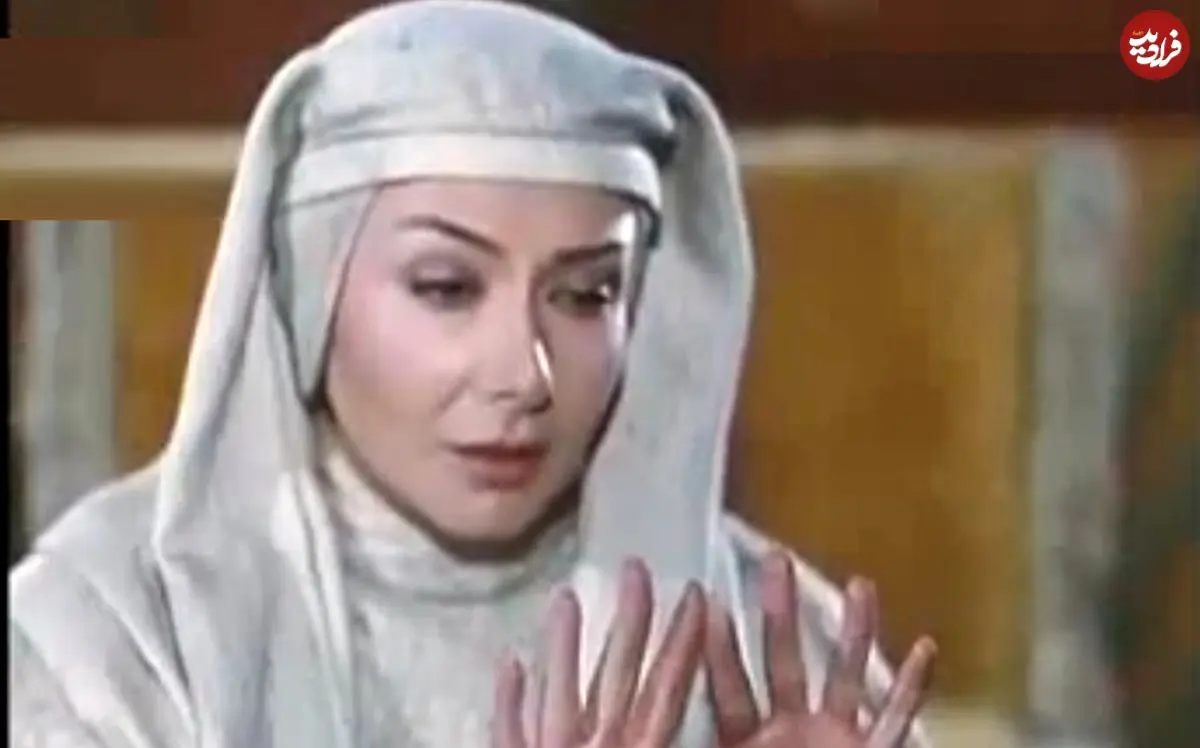 عکس| سفر زمان؛ «زلیخا» در حال دعا خواندن در حرم امام رضا (ع)؛ سال 1397