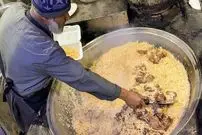 ببینید| غذای خیابانی در پاکستان؛ پخت کابلی پلوی پرطرفدار در پیشاور 