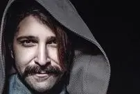 ببینید| سفر در زمان؛ «حمید هیراد» در حال سه تار نوازی در 26 سالگی؛ سال 96