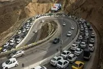 ریزش سنگ و بهمن مسافران این جاده را تهدید می‌کند