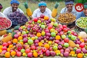 ببینید| غذای روستایی در هند؛ تهیه مربا با سیب، انبه، کیوی، توت‌فرنگی، هندوانه، میوه اژدها و...