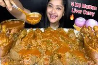 (ویدئو) غذا خوردن با صدا؛ دختر جوان هندی 4 کیلوگرم چلو جگر گوسفند و چلو مرغ را با ولع میل کرد
