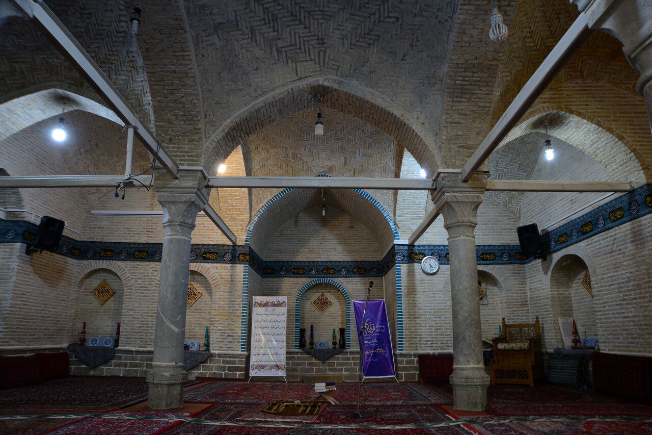 تلفیق معماری قاجار و زندیه در مسجد صنیع‌الدیوان