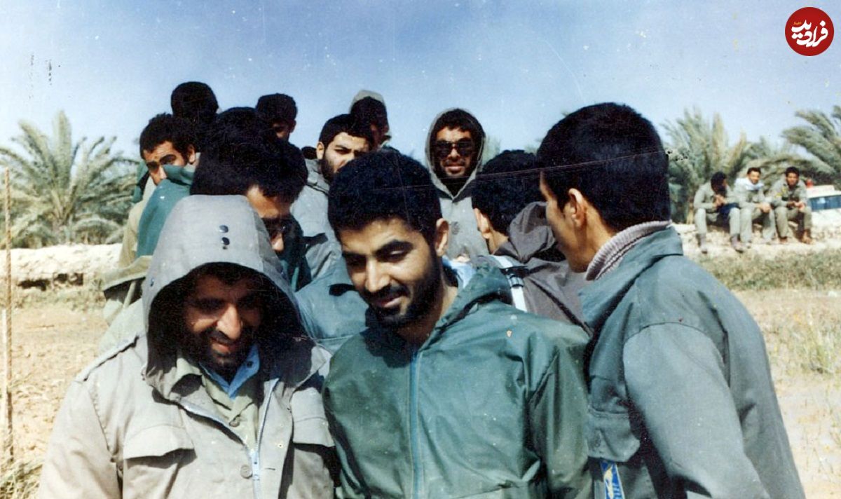 عکس؛ سفر در زمان؛ «رهبر انقلاب در خانه سردار سلیمانی»؛ سال 1398