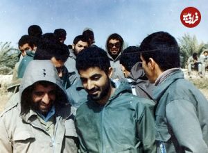 عکس؛ سفر در زمان؛ «رهبر انقلاب در خانه سردار سلیمانی»؛ سال 1398