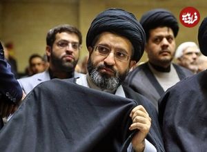 عکس؛ سفر به تاریخ؛ «سید مسعود خامنه‌ای، فرزند رهبر انقلاب» در مراسم ترحیم مادر «سردار سلیمانی»؛ سال 96