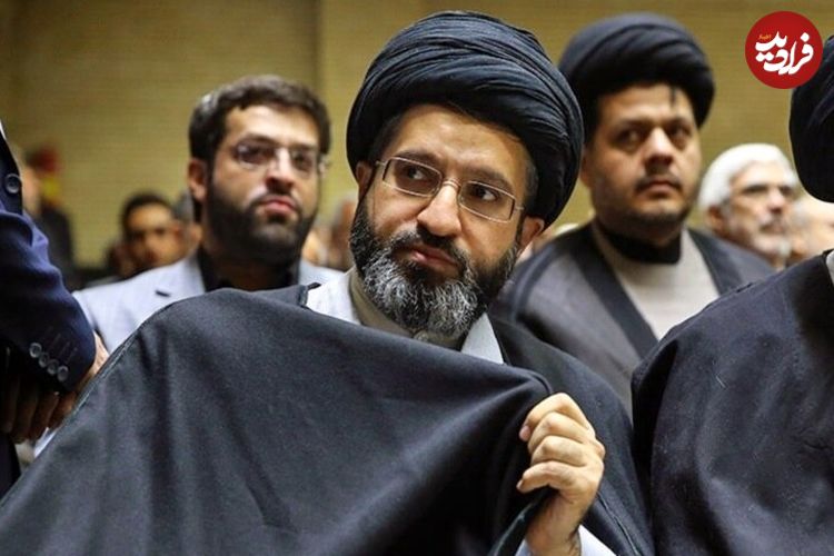 عکس؛ سفر به تاریخ؛ «سید مسعود خامنه‌ای، فرزند رهبر انقلاب» در مراسم ترحیم مادر «سردار سلیمانی»؛ سال 96