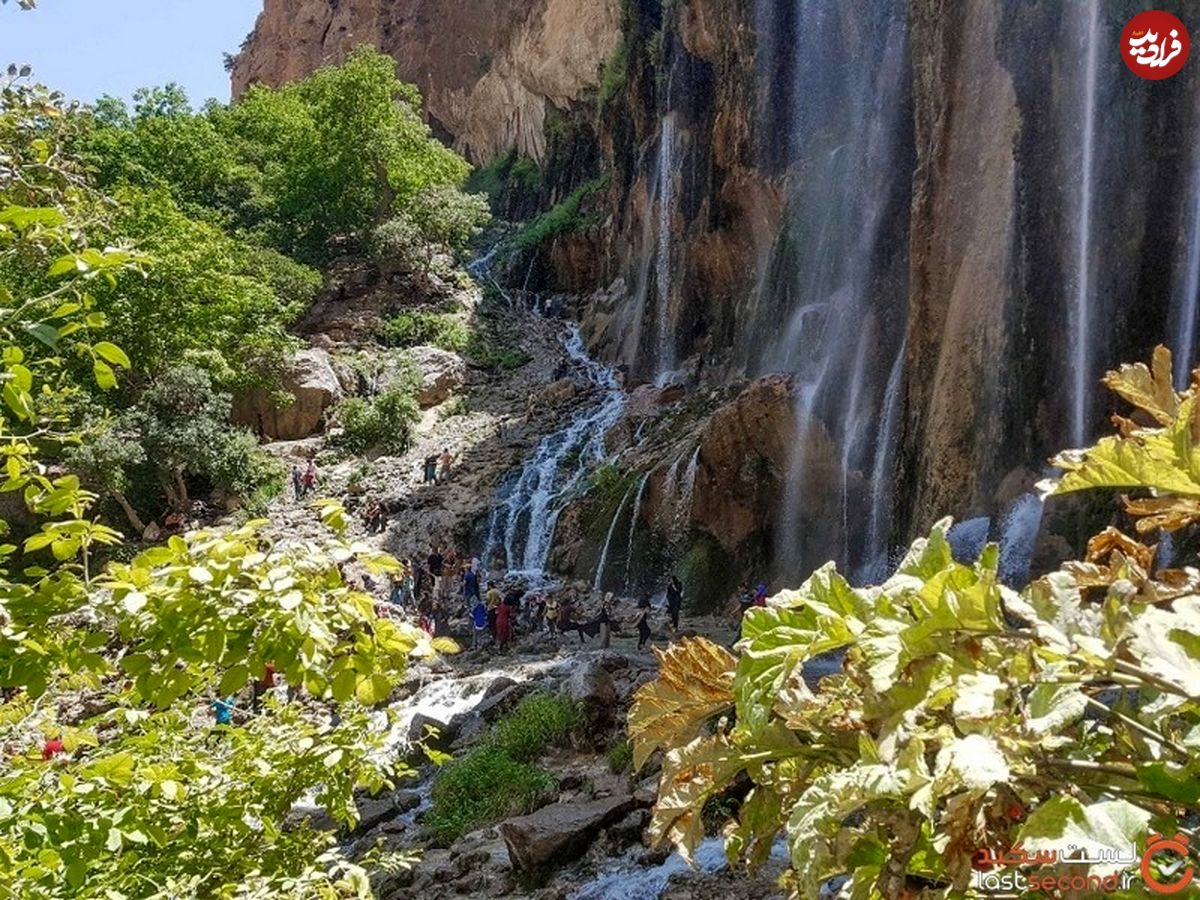 تصاویری عجیب از آبشار ۵۰ متری در سیستان و بلوچستان؛ سرعت و شدت آب را ببینید