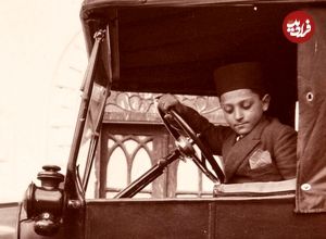عکس؛ سفر به تاریخ؛ کودکان اشراف‌زادۀ قاجاری کنار سگ‌هایشان؛ یک قرن قبل