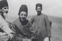 عکس| سفر زمان؛ عکس دسته‌جمعی «درباریان ناصرالدین شاه» در چمنزار
