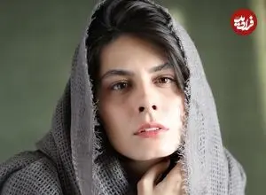 عکس| سفر زمان؛ «مریم همتیان» در کنار یک زرافه در اندونزی؛ یک سال قبل فوت