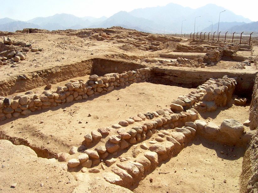 کشف یک کوزۀ 5600 ساله با محتویات عجیب در اردن (تصاویر)