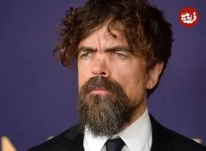 عکس| سفر در زمان؛ «پیتر دینکلیج» پیش از بازیگر شدن در حال خوانندگی؛ سال 1372