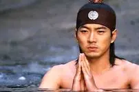 عکس| سفر به تاریخ؛ عکس یادگاری «جومونگ و یونگ‌پو» در پشت‌صحنۀ سریال «جومونگ»