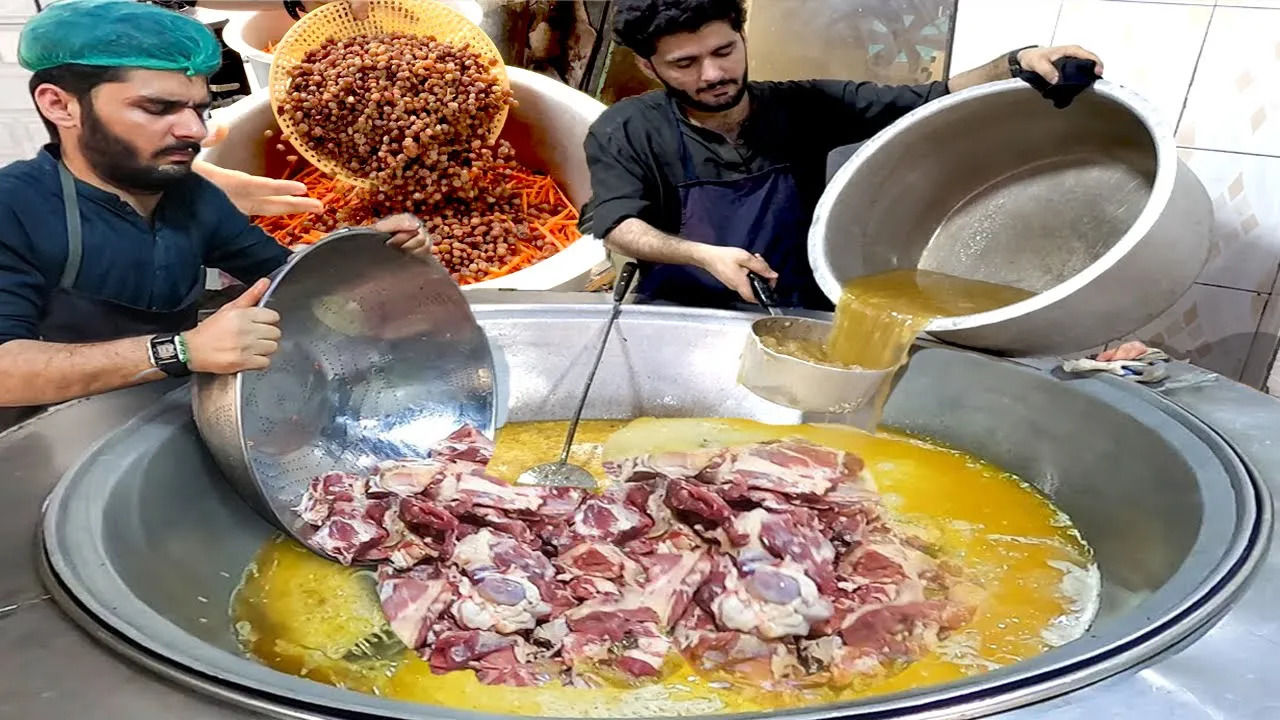 (ویدئو) غذای خیابانی در پاکستان؛ پخت 80 کابلی پلو با گوشت در لاهور