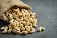 (ویدئو) درست کردن بادام هندی تقلبی در چین با مواد غذایی 