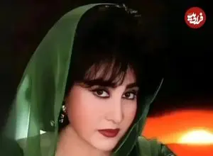 عکس| سفر زمان؛ «حمیرا» با چادر مشکی و به همراه دخترش قبل خروج از ایران؛ سال 60
