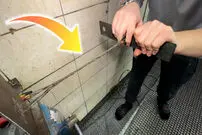 (ویدئو) نگاهی به فرآیند تولید دستبندهای طلا توسط یک زرگر ماهر 