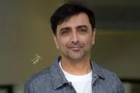 عکس| سفر زمان؛ «امین زندگانی» 26 ساله در دومین سریالش در کنار «نگار فروزنده»