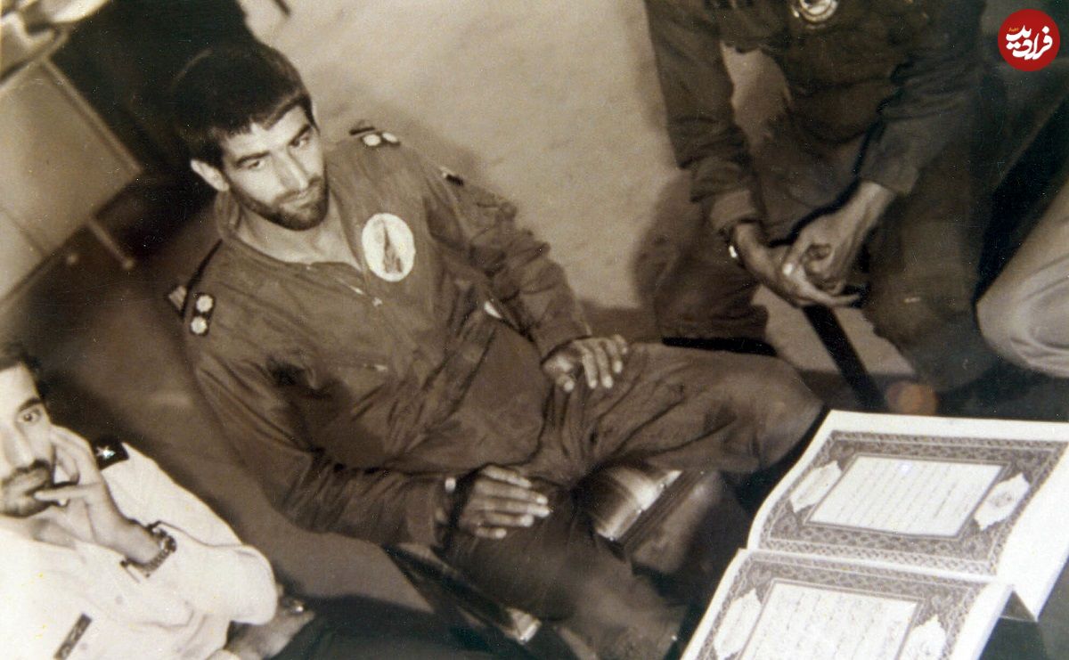 عکس؛ سفر در زمان؛ «شهید عباس بابایی» در یک مهمانی خانوادگی؛ دهه 50
