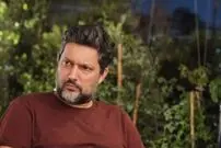 عکس| چهره روز؛ «حامد بهداد» در کنار مادر و در روز تولد پدرش