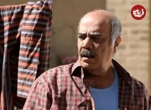 عکس| سفر زمان؛ «تیمور، پدر بیژن» (سریال آنام) قبل از انقلاب در پشت‌صحنه یک تئاتر