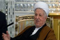 سفر در زمان؛ خاطرات هاشمی: کنار کنسولگری آمریکا در کراچی، ماشین بمب‌گذاری‌شده‌ای منفجر شده