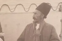 عکس| سفر زمان؛ نگاه متعجب میرزا عنایت به نوکر یکی از خان‌های کُرد؛ 135 سال قبل