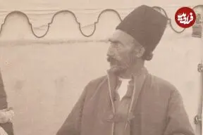 عکس| سفر زمان؛ نگاه متعجب میرزا عنایت به نوکر یکی از خان‌های کُرد؛ 135 سال قبل
