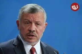 عکس| سفر در زمان؛ «ملک عبدالله دوم»  در کنار محافظان و در اردوگاه بقاع؛ سال 1378