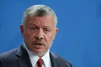 عکس| سفر در زمان؛ «ملک عبدالله دوم»  در کنار محافظان و در اردوگاه بقاع؛ سال 1378
