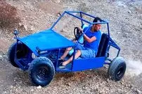 ببینید| فرآیند تماشایی ساخت یک خودروی آفرود دست ساز به روش استاد اندونزیایی