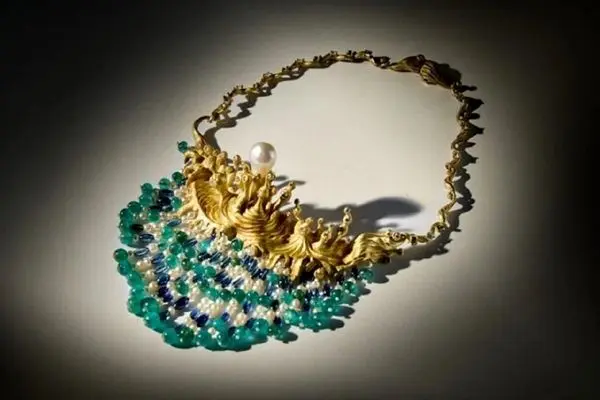 فروش فراتر از انتظار گردنبند «دالی»