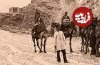 عکس| سفر به ایران قدیم؛ یک کاروان در نزدیکی «دروازه قرآن شیراز» در دوران قاجار