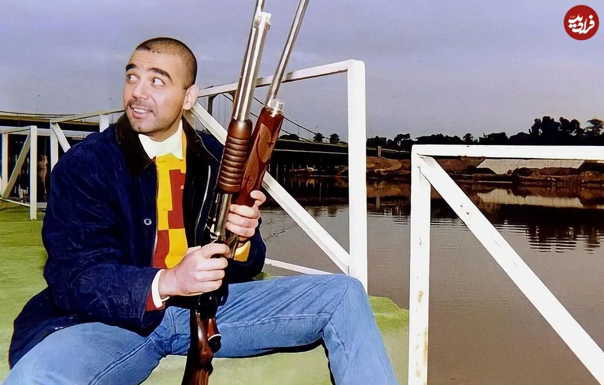 عکس| سفر در زمان؛ «عدی پسر بی رحم صدام» در حال موتورسواری با همسر و فرزندش؛ دهه 60