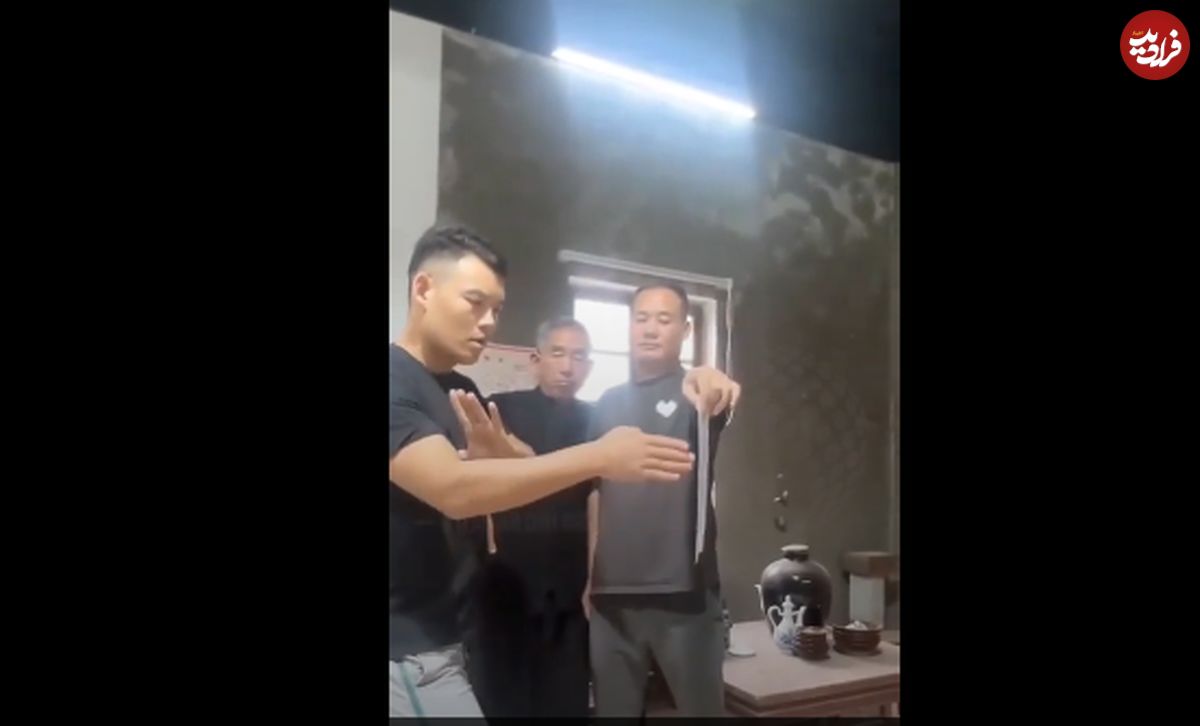 (ویدیو) ضربه شگفت‌انگیز یک رزمی‌کار؛ پاره کردن کاغذ از وسط با مشت برق‌آسا