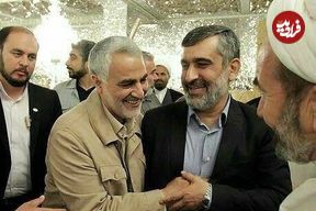 عکس؛ سفر به تاریخ؛ اشک‌های «حاج قاسم سلیمانی» در گوشه‌ای از حرم امام رضا (ع)؛ دهۀ 90